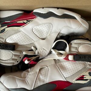 Great condition like new 2012 Jordan 8 Bugs Bunny size 10.5 with box